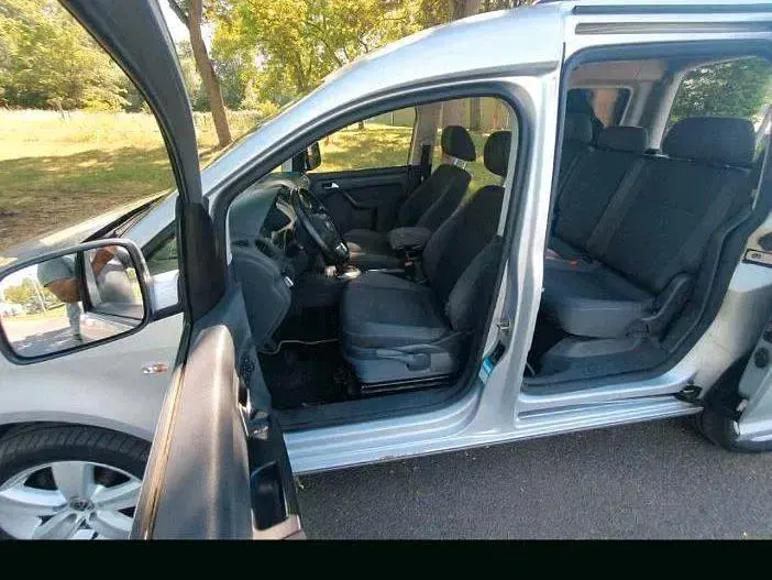 Gebraucht VW Caddy 105 PS (77 kW) 2010 Silber Van / Kleinbus