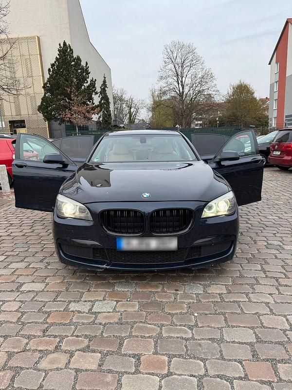 Gebraucht BMW 730 245 PS (180 kW) 2009 Blau Limousine