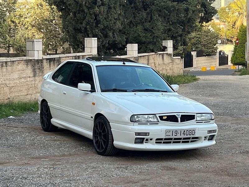 Second-hand Lancia Delta 193 CP (141 kW) 1999 Alb Hatchback