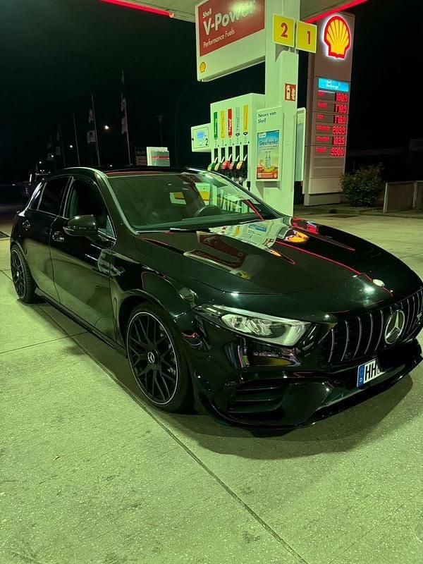 Schwarz Gebraucht 2019 Mercedes A35 AMG AMG Limousine | 29.999 € (Guter Preis) - Bild 1/4