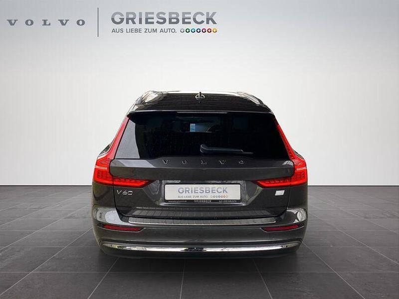Gebraucht Volvo V60 Ultimate 455 PS (334 kW) 2022 Platinum grey / metallic Kombi