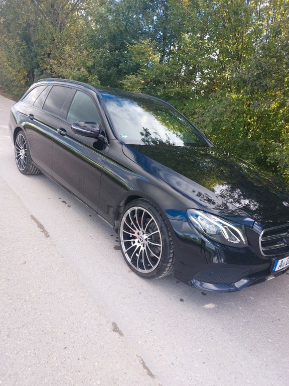 Gebraucht 2017 Mercedes E220 Limousine | 16.950 € (Fairer Preis) - Bild 1/4