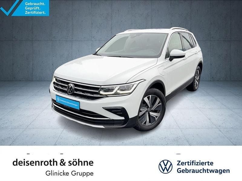Gebraucht VW Tiguan Elegance 245 PS (180 kW) 2022 Pure white SUV
