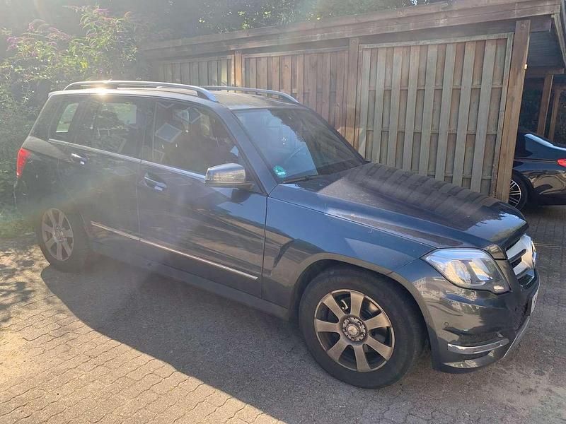 Grau Gebraucht 2013 Mercedes GLK220 SUV | 20.000 € (Teuer) - Bild 1/4