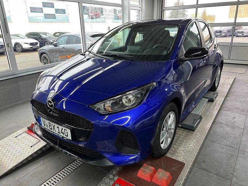 Glass blue Gebraucht 2024 Mazda 2 Center-Line Limousine | 23.990 € (Teuer) - Bild 1/4