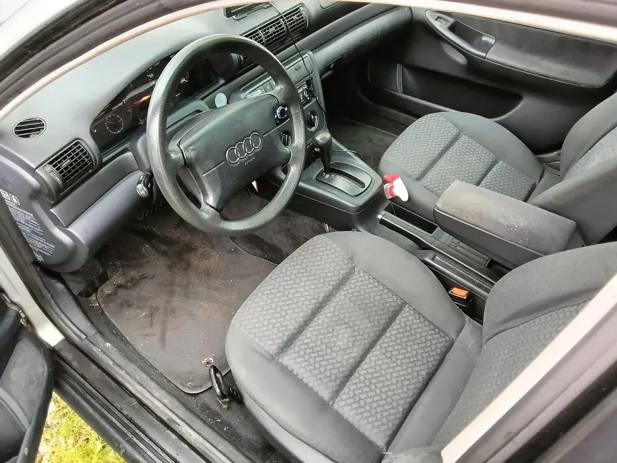 Gebraucht Audi A4 125 PS (91 kW) 1997 Silber Limousine