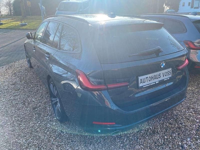Gebraucht BMW 320e 190 PS (139 kW) 2023 Dravitgrau Kombi