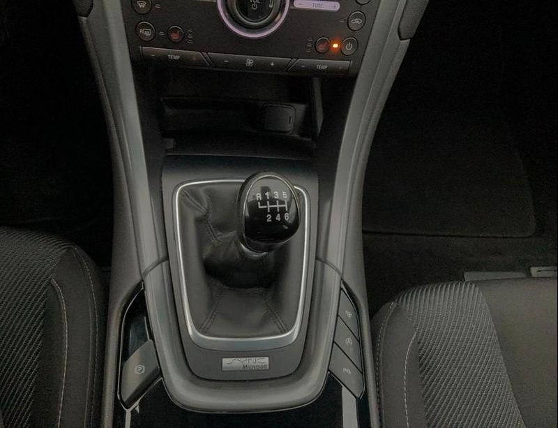 Second-hand Ford Mondeo Titanium 160 CP (117 kW) 2016 Albastru Berlinǎ