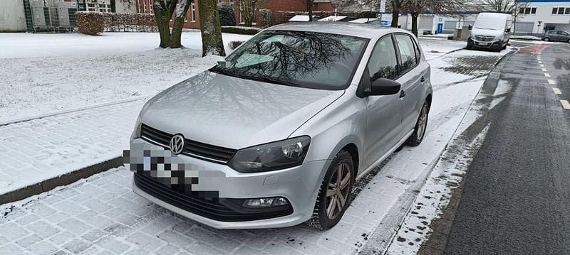 Silber Gebraucht 2014 VW Polo Limousine | 6.800 € (Guter Preis) - Bild 1/4