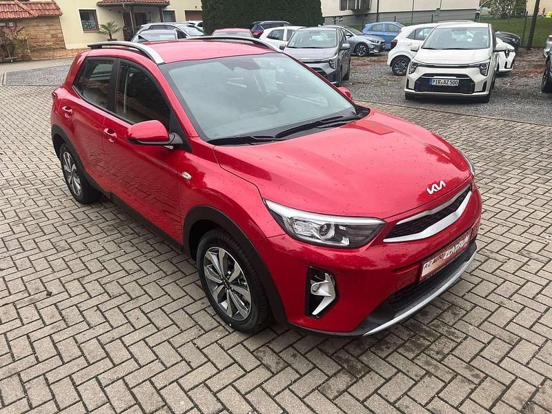 Neu Kia Stonic Vision 79 PS (58 kW) 2025 (beg) signalrot metallic SUV