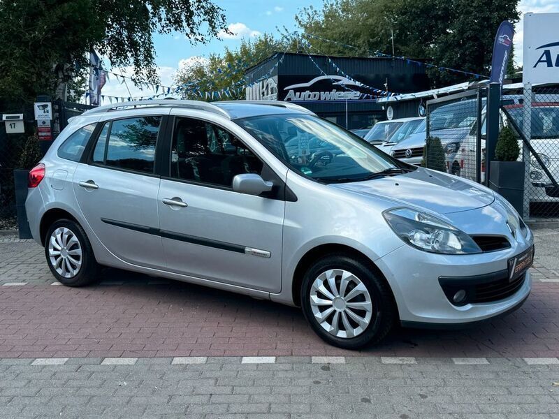 Grau Gebraucht 2009 Renault Clio II Rip Curl Limousine | 3.990 € (Etwas zu teuer) - Bild 1/4