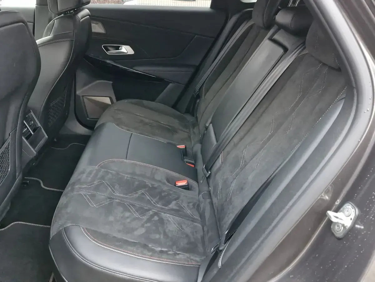 Gebraucht DS Automobiles DS7 Crossback Performance 224 PS (164 kW) 2022 Grau metallic SUV