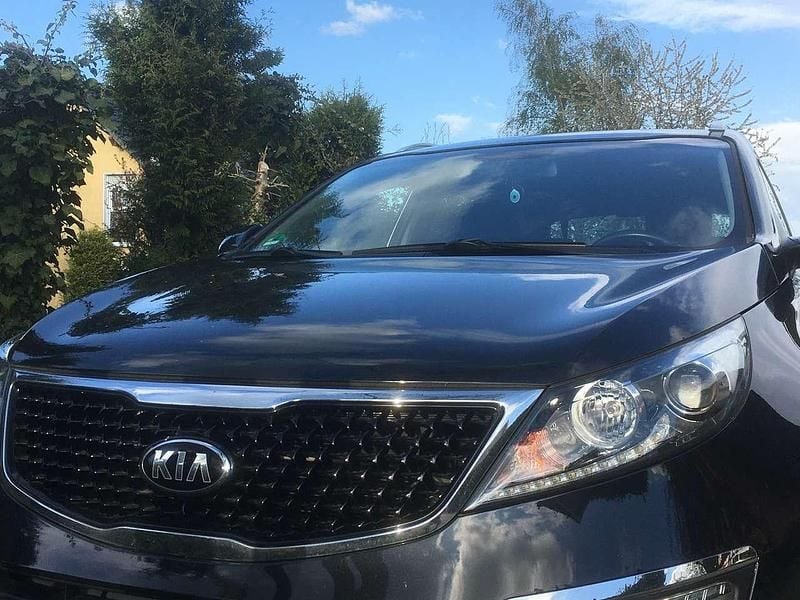 Schwarz Gebraucht 2015 Kia Sportage Attract SUV | 10.900 € (Guter Preis) - Bild 1/4