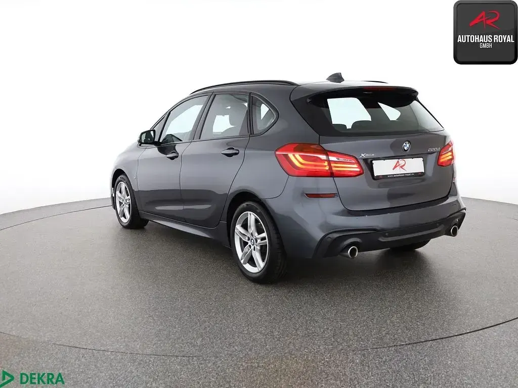 Gebraucht BMW 220 Active Tourer M Sport 190 PS (139 kW) 2019 Mineralgrau Van / Kleinbus