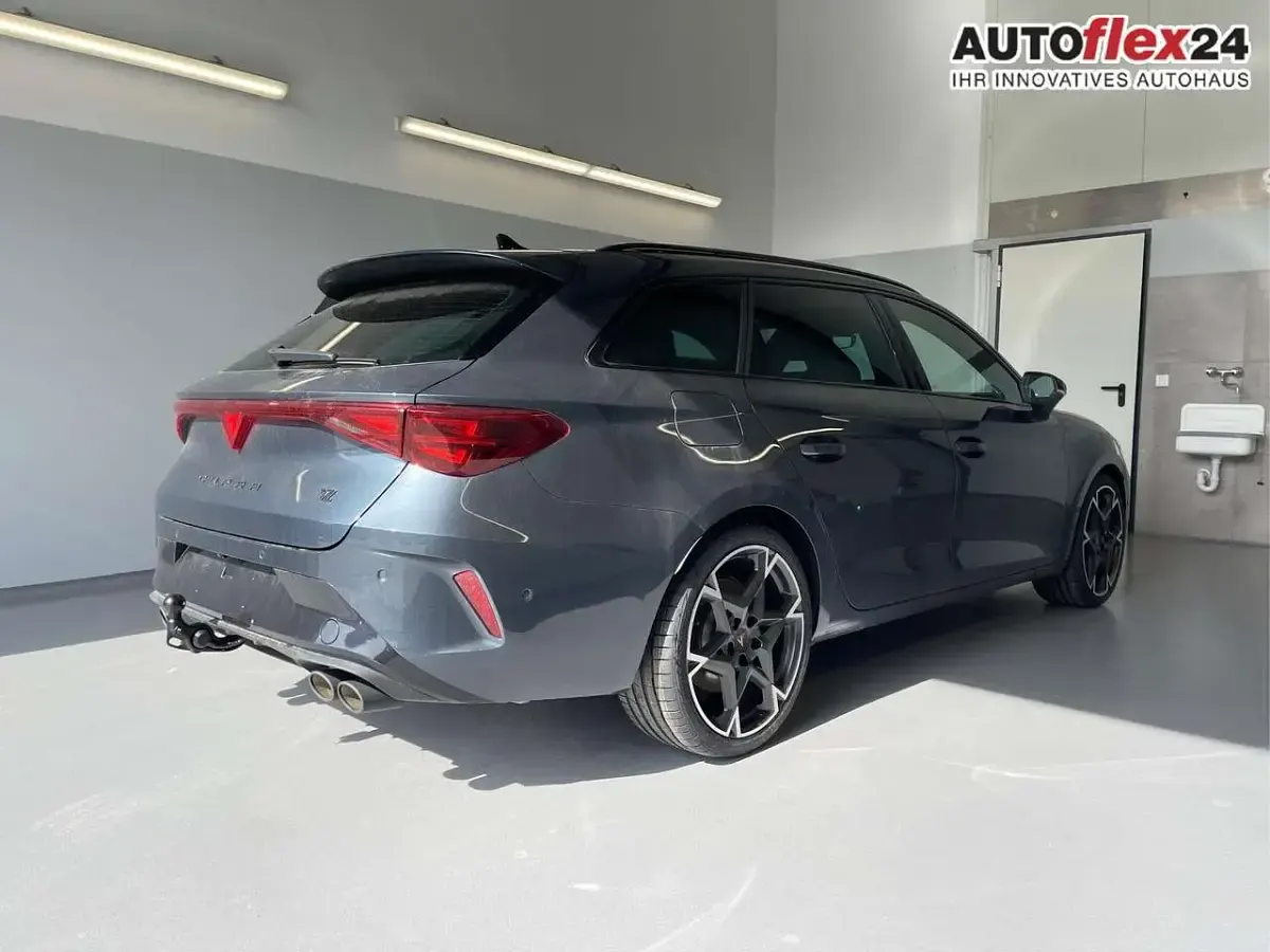Neu Cupra Leon VZ3 333 PS (244 kW) 2026 [s7s7] magnetic grau met... Limousine