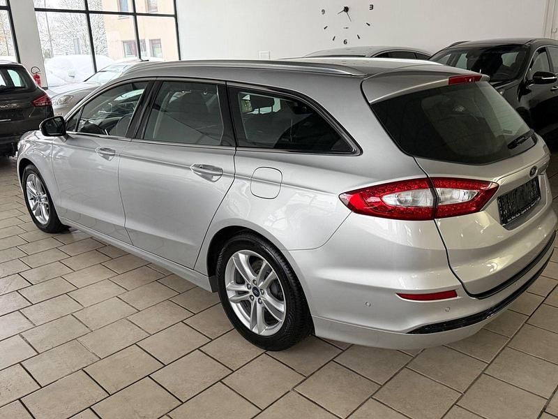 Gebraucht Ford Mondeo Titanium 160 PS (117 kW) 2017 Silber Kombi