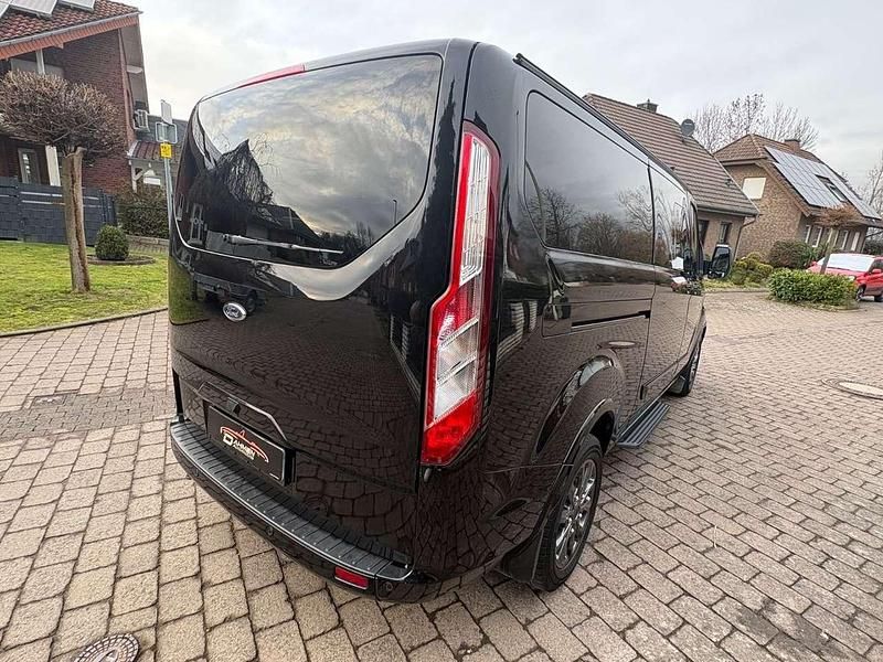Gebraucht Ford Transit Custom Titanium 185 PS (136 kW) 2022 Agate black Kombi