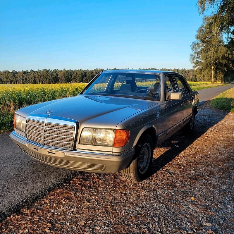 Silber Gebraucht 1982 Mercedes 280 SE Limousine | 12.900 € - Bild 1/4