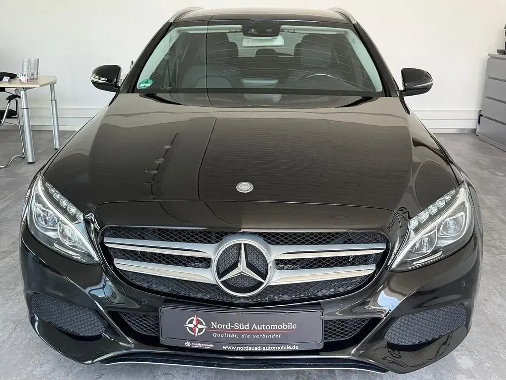 Gebraucht Mercedes C180 156 PS (114 kW) 2017 Schwarz Kombi