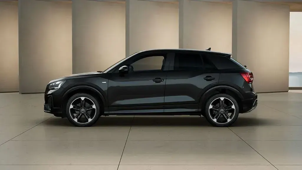 Gebraucht Audi Q2 S-Line 150 PS (110 kW) 2026 Schwarz SUV