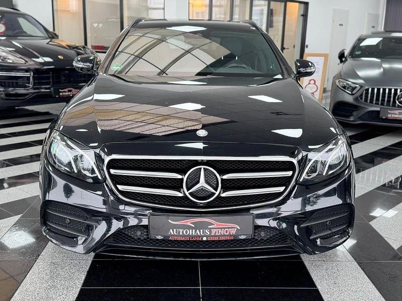 Gebraucht Mercedes E220 AMG line 194 PS (142 kW) 2016 Schwarz Limousine
