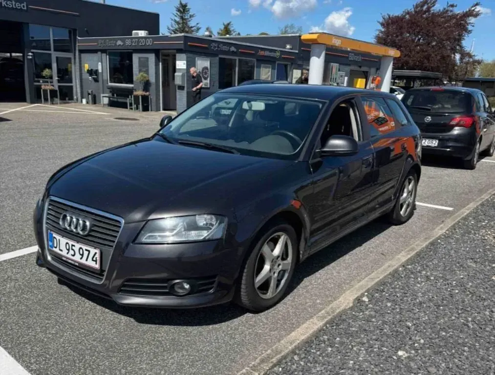 Gebraucht Audi A3 Attraction 160 PS (117 kW) 2009 Schwarz Kleinwagen