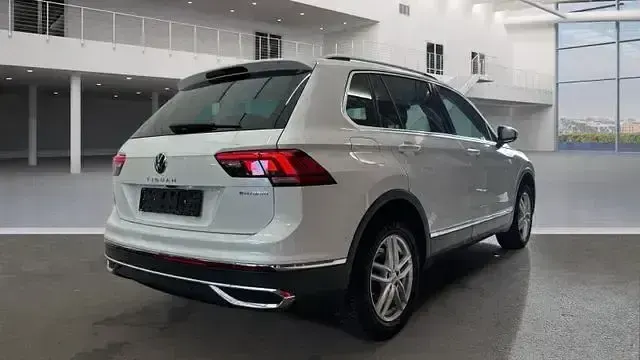 Gebraucht VW Tiguan Elegance 245 PS (180 kW) 2022 Oryxweiss (metallic) SUV