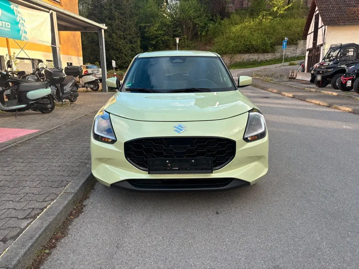 Gebraucht Suzuki Swift Comfort 83 PS (61 kW) 2025 Gelb Kleinwagen
