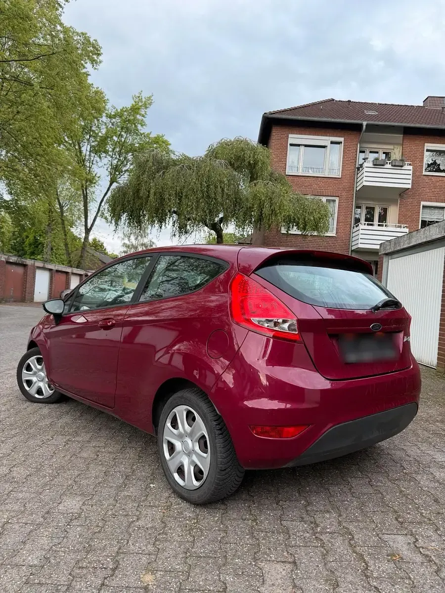 Gebraucht Ford Fiesta 62 PS (45 kW) 2009 Rot Kleinwagen