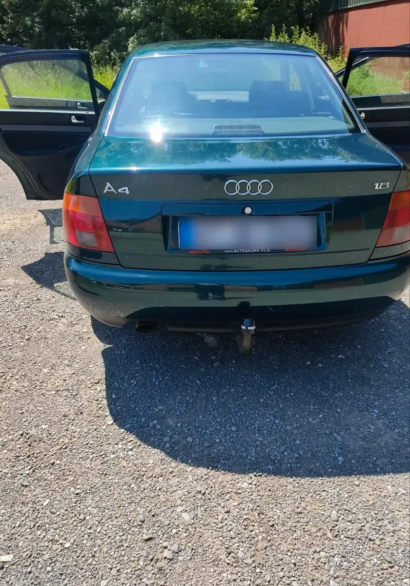 Gebraucht Audi A4 125 PS (91 kW) 1996 Grün Limousine