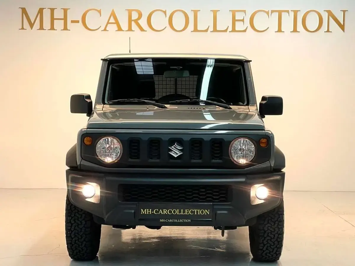 Gebraucht Suzuki Jimny Comfort 102 PS (75 kW) 2023 Grau SUV