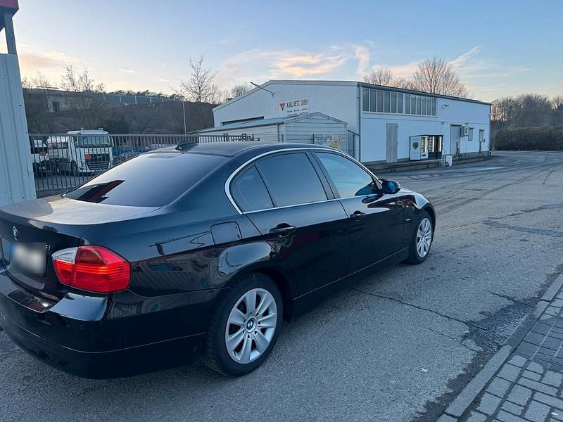 Gebraucht BMW 325 218 PS (160 kW) 2005 Schwarz Limousine