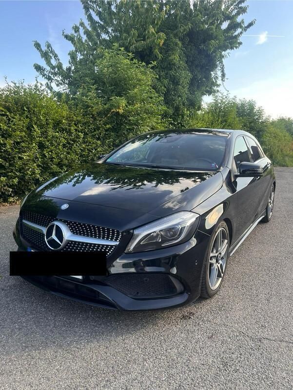 Schwarz Gebraucht 2017 Mercedes A180 Kleinwagen | 15.990 € (Fairer Preis) - Bild 1/4