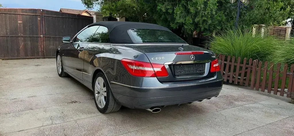 Gebraucht Mercedes E200 Avantgarde 184 PS (135 kW) 2010 Grau Cabrio