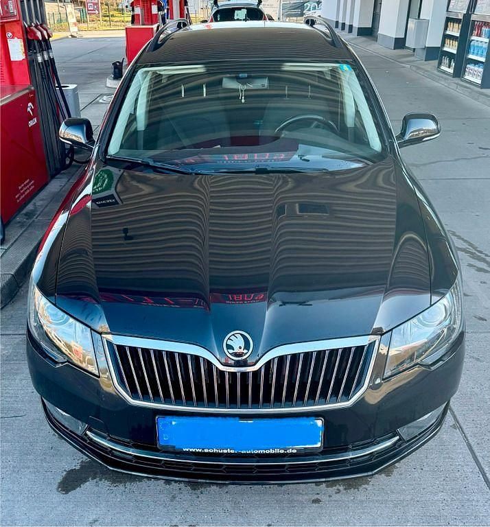 Schwarz Gebraucht 2015 Skoda Superb Comfort Kombi | 12.200 € (Guter Preis) - Bild 1/4