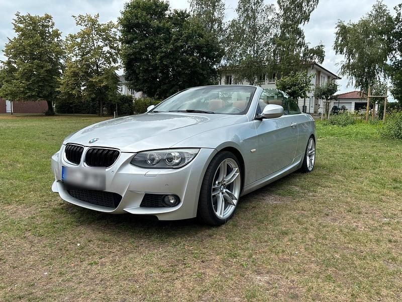 Silber Gebraucht 2010 BMW 325 Cabriolet M Sport Cabrio | 14.899 € (Fairer Preis) - Bild 1/4