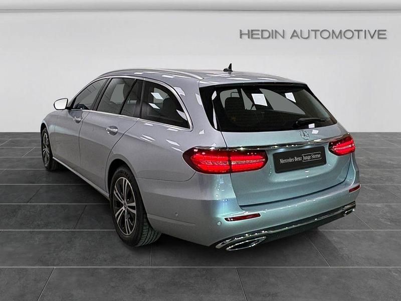 Gebraucht Mercedes E220 Avantgarde 200 PS (147 kW) 2022 Silber Kombi