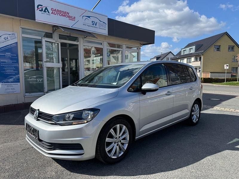 Gebraucht VW Touran Trendline 110 PS (80 kW) 2017 Silber Van / Kleinbus