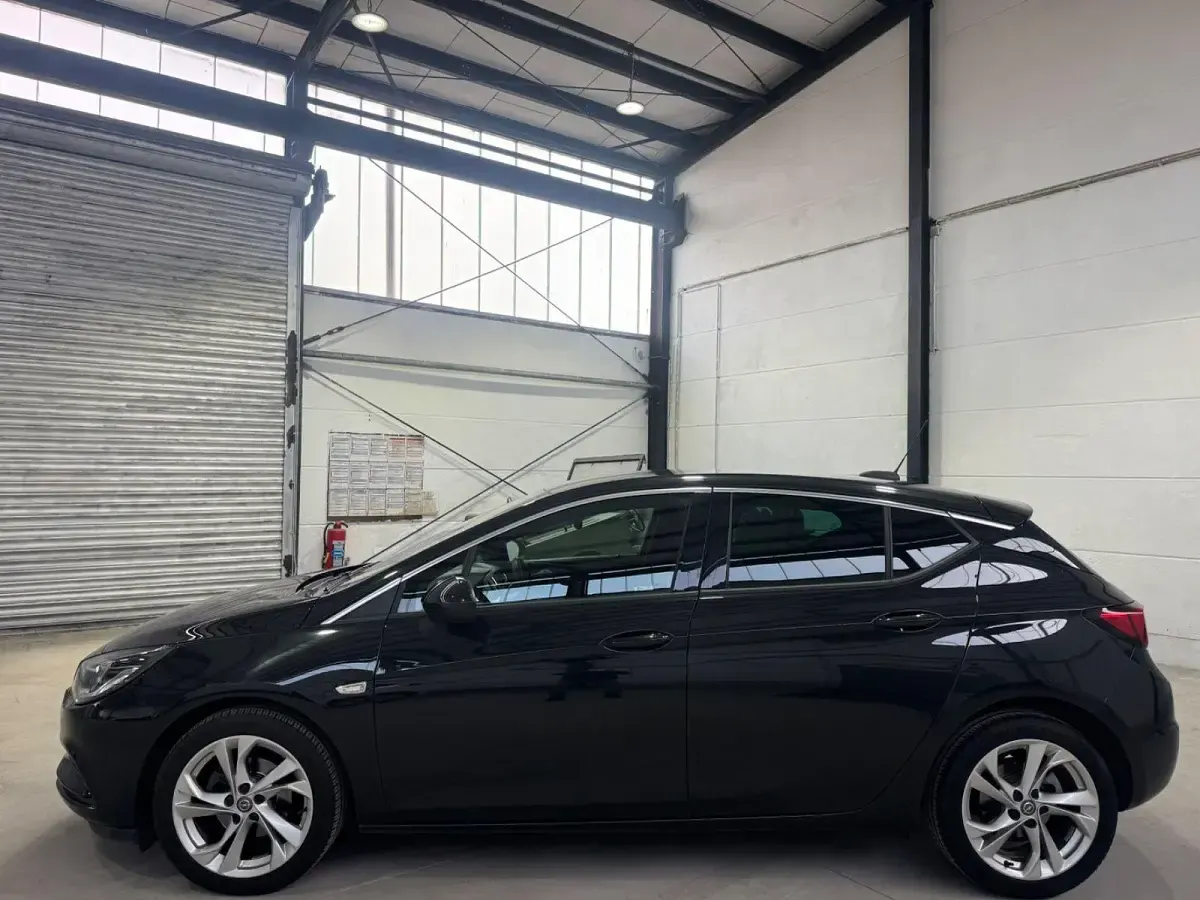 Gebraucht Opel Astra Dynamic 125 PS (91 kW) 2015 Limousine
