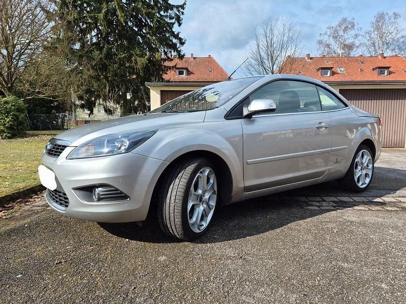 Gebraucht Ford Focus Cabriolet Titanium 145 PS (106 kW) 2009 Silber Cabrio