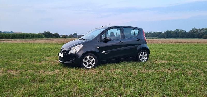 Schwarz Gebraucht 2014 Suzuki Splash Active+ Kleinwagen | 6.300 € (Fairer Preis) - Bild 1/4