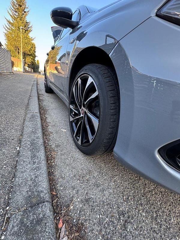 Grau Gebraucht 2019 Fiat Tipo S Kombi | 13.000 € (Fairer Preis) - Bild 1/4