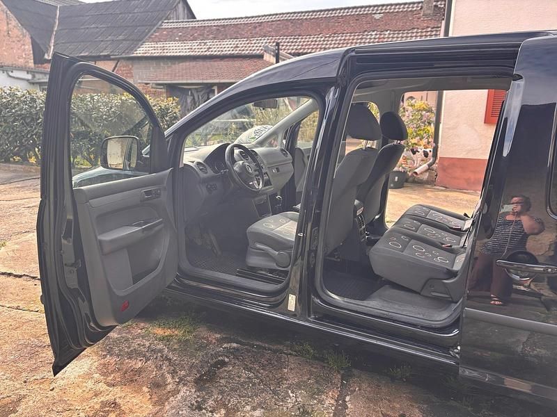 Gebraucht VW Caddy Maxi 102 PS (75 kW) 2012 Schwarz Van / Kleinbus