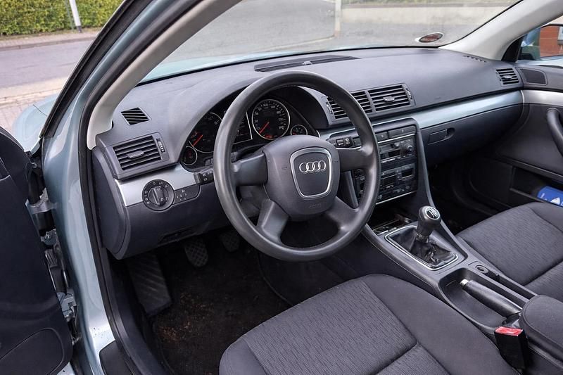 Gebraucht Audi A4 130 PS (95 kW) 2005 Blau Kombi