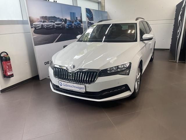 Weiß Gebraucht 2020 Skoda Superb Kombi | 23.450 € (Guter Preis) - Bild 1/4
