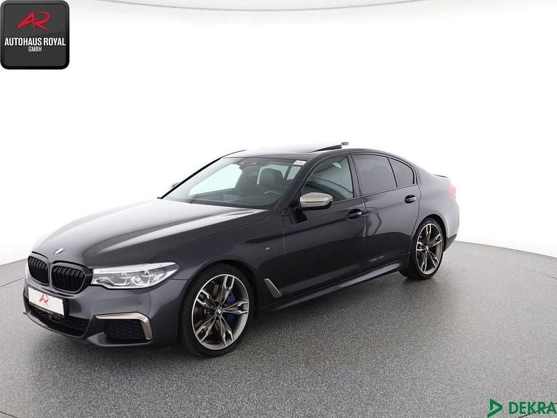 Grau (metallic) Gebraucht 2019 BMW M550 Performance Limousine | 38.880 € (Guter Preis) - Bild 1/4