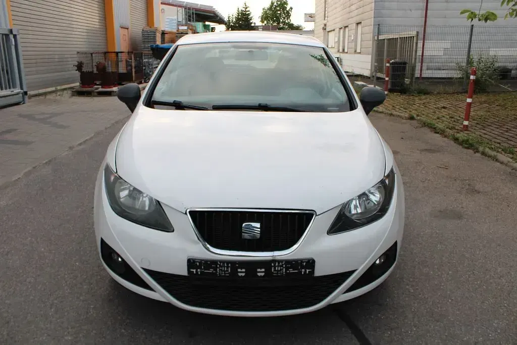 Gebraucht Seat Ibiza Reference 75 PS (55 kW) 2011 Weiß Limousine