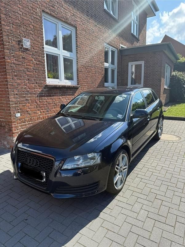 Blau Gebraucht 2009 Audi A3 Sportback Kombi | 4.800 € (Fairer Preis) - Bild 1/4
