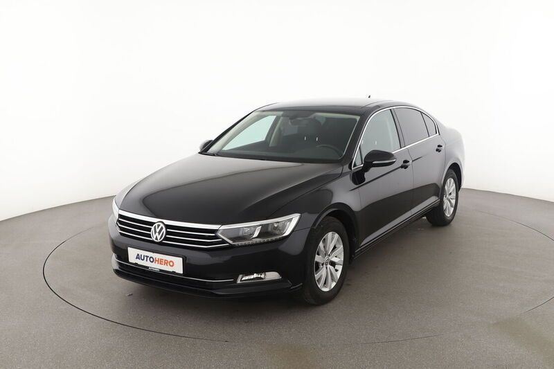 Schwarz Gebraucht 2018 VW Passat Comfortline Limousine | 22.840 € (Fairer Preis) - Bild 1/4