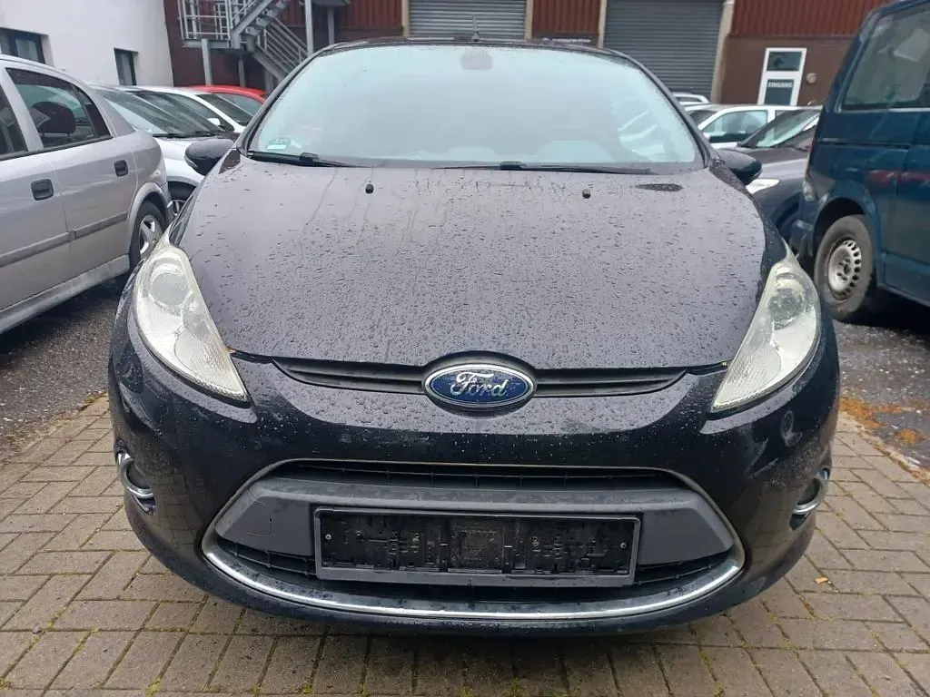 Używany Ford Fiesta 82 KM (60 kW) 2009 Czarny Sedan/Limuzyna